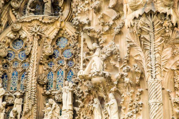 Sagrada Familia Exterior Free Walking Tour