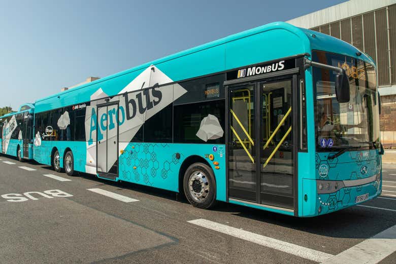 Hop on the Aerobús