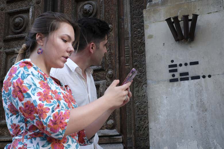 Find clues around Barcelona's Gothic Quarter