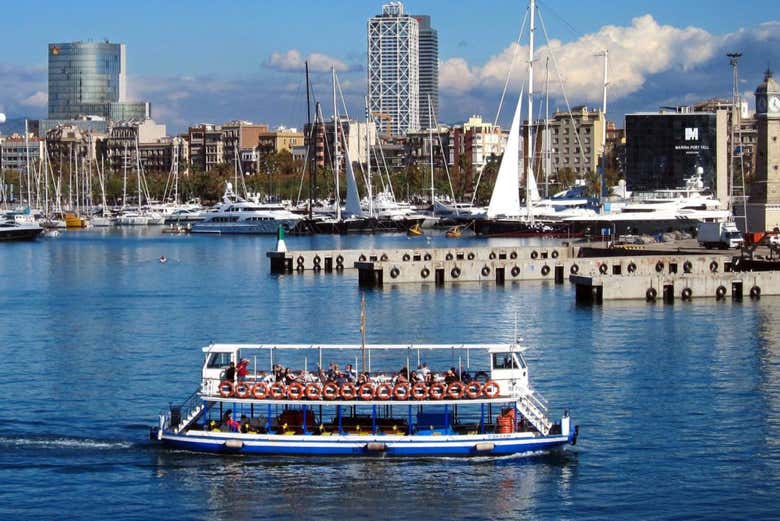 Tour Barcelona's port on a Las Golondrinas boat