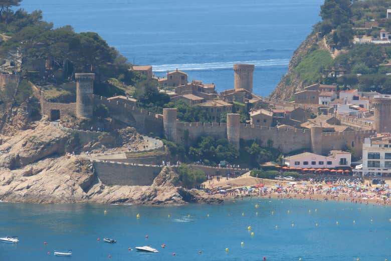 Panoramic views of Tossa de Mar's city wall